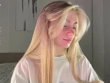katysha_ — I'm back, your kateharrise, still the same soul, but stronger than ever #feet #cute #skinny #bigass #blonde // GOAL: air kiss and say hi [25 tokens left]
