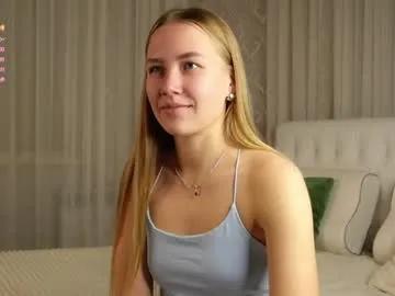 roxanelan — GOAL:KNEE DANCE Hi, I'm new here! Let's start having fun? #shy #18 #new #teen #skinny [99 tokens remaining]