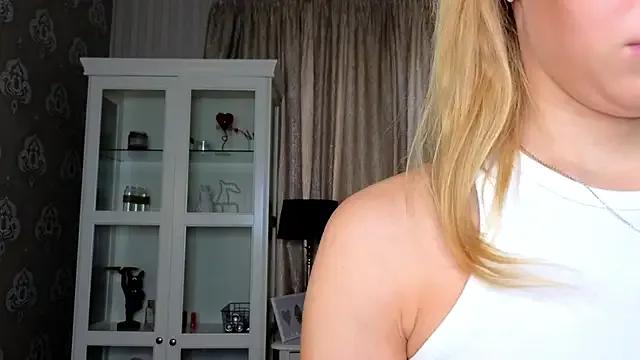 AnneFoxy — Rub pussy + control toy