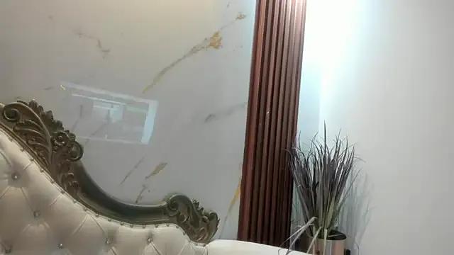 CoralieBronson — Fuck my Asshole in Doggy 