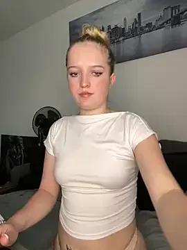 DieBlondeHannah —  Stand Up + Turn around
