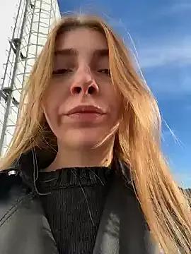 Sunny___Bunny — Yummy pussy gets Buzzzz now